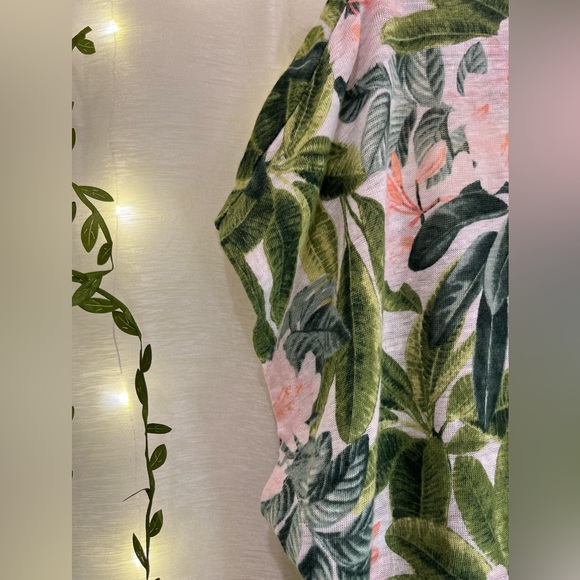 Tommy Bahama Tropical Sleeveless Front Tie Shirt - S/P - Copyrighted Print - Picture 3 of 10